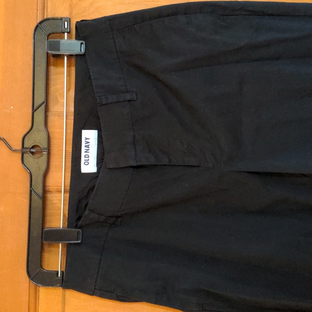 Old Navy Black Cigarette Capri Pants March 2012 Size 2 - Picture 3 of 9